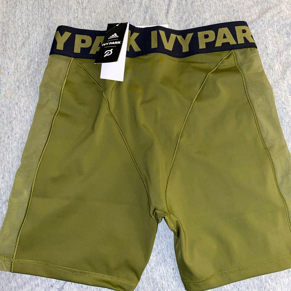 IVY PARK X PELOTON CYCLING SHORTS size Large